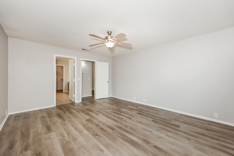 2,170/Mo, 833 Lariat Dr Saginaw, TX 76131 Main Bedroom View 2