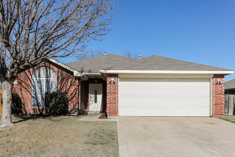 2,020/Mo, 317 W Glen Meadow Dr Glenn Heights, TX 75154 External View
