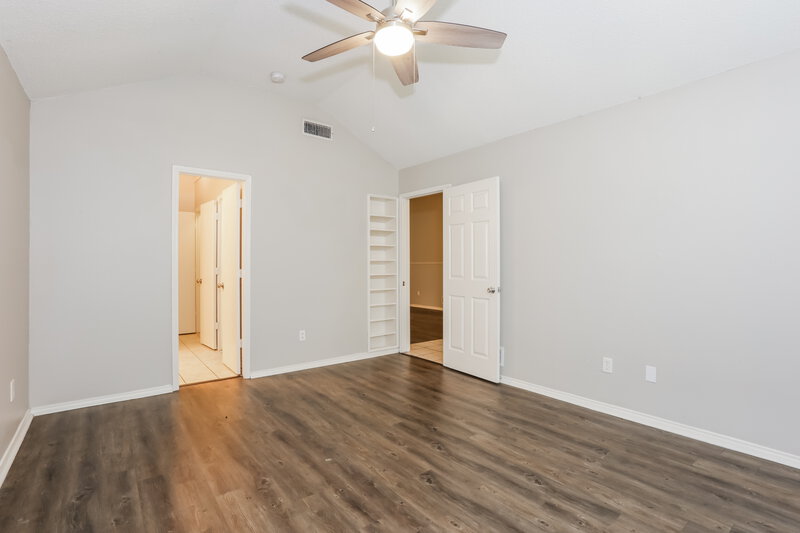 2,055/Mo, 317 W Glen Meadow Dr Glenn Heights, TX 75154 Main Bedroom View 2