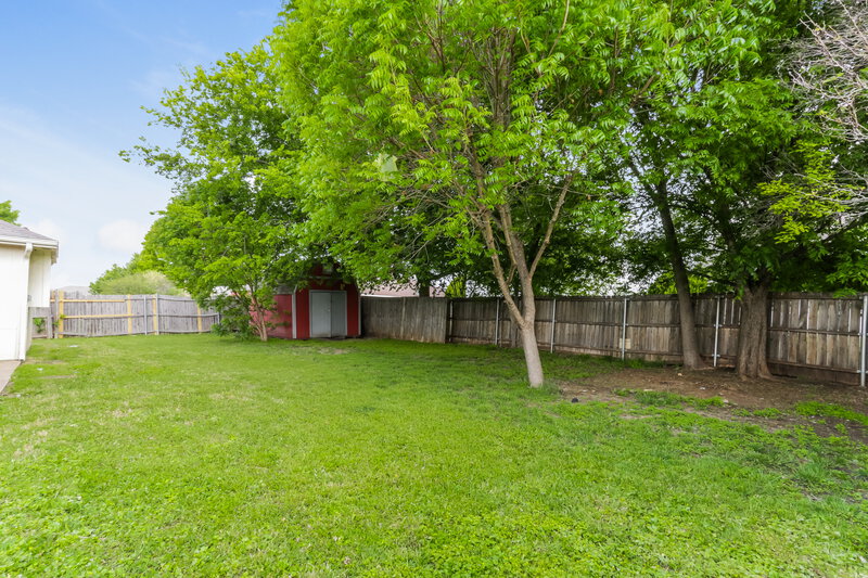 2,055/Mo, 317 W Glen Meadow Dr Glenn Heights, TX 75154 Rear View
