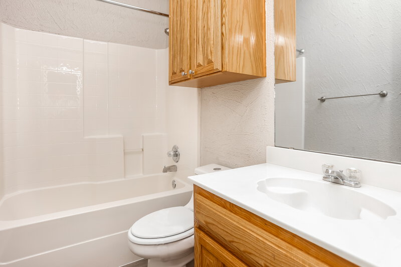 2,070/Mo, 5025 Indian Valley Dr Fort Worth, TX 76123 Bathroom View