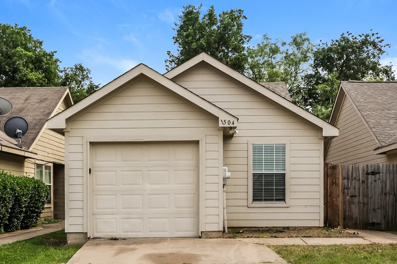 1,665/Mo, 1504 Pine Ln Fort Worth, TX 76140 External View
