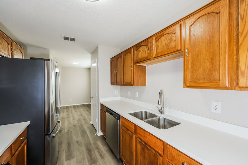 1,665/Mo, 1504 Pine Ln Fort Worth, TX 76140 Kitchen View 3