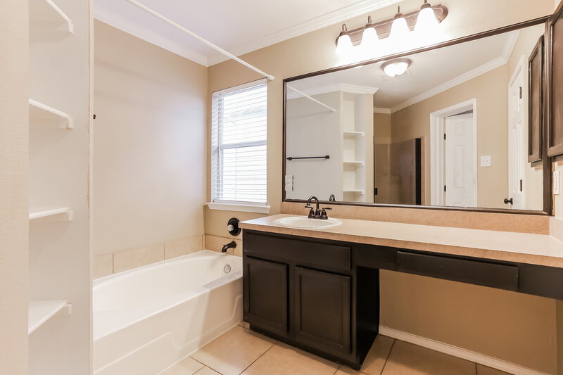 2,485/Mo, 9028 Nightingale Dr Fort Worth, TX 76123 Main Bathroom View