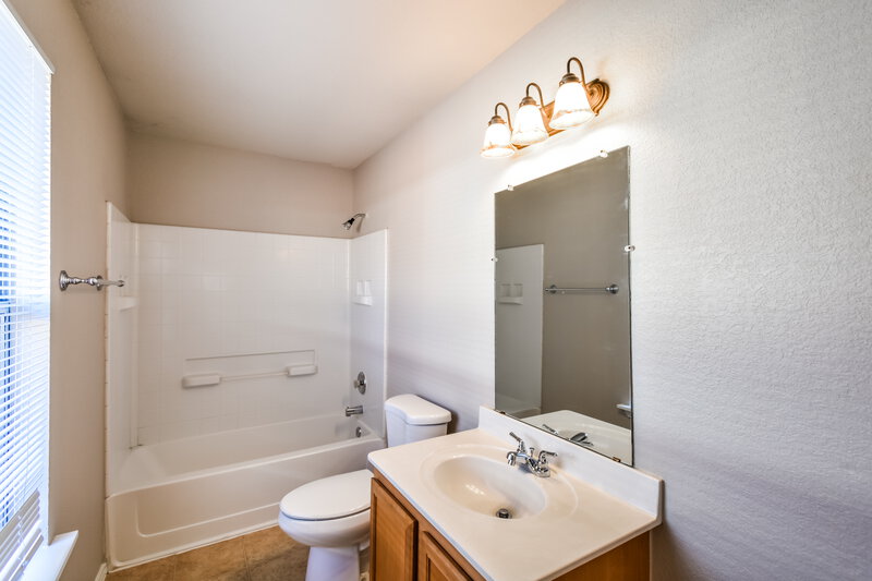 2,085/Mo, 9220 Saint Lucia Rd Fort Worth, TX 76123 Main Bathroom View