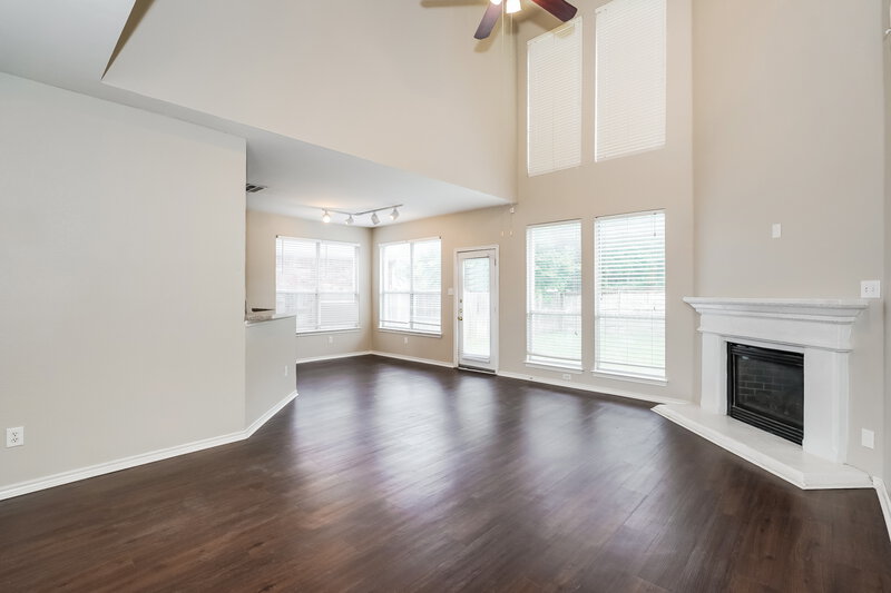 2,295/Mo, 6013 Portridge Dr Fort Worth, TX 76135 Living Room View 2
