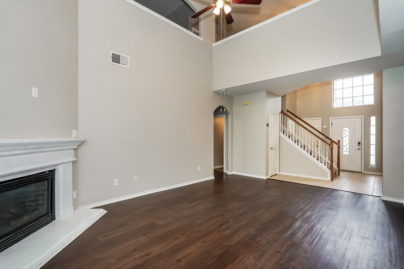 2,295/Mo, 6013 Portridge Dr Fort Worth, TX 76135 Living Room View 3