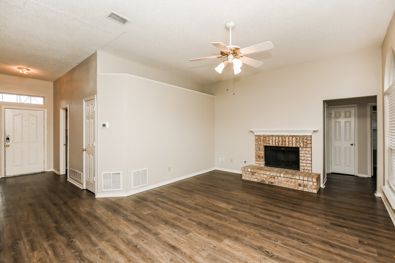1,750/Mo, 5405 Turtle River Ct Fort Worth, TX 76137 Living Room View