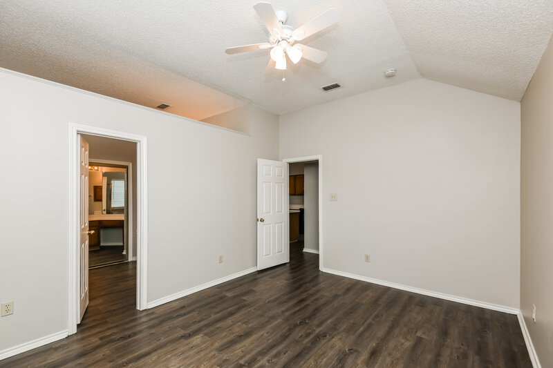 1,750/Mo, 5405 Turtle River Ct Fort Worth, TX 76137 Main Bedroom View 2