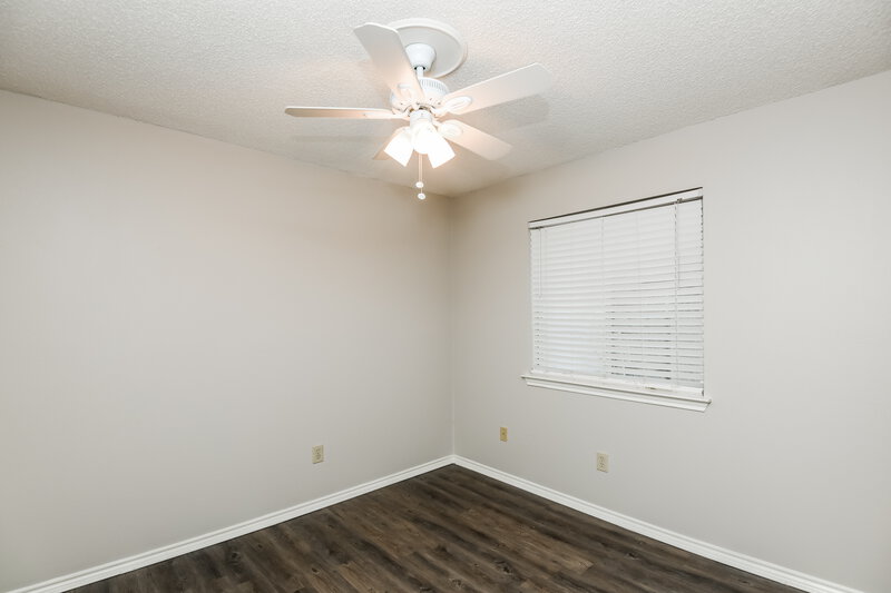 1,750/Mo, 5405 Turtle River Ct Fort Worth, TX 76137 Bedroom View 2