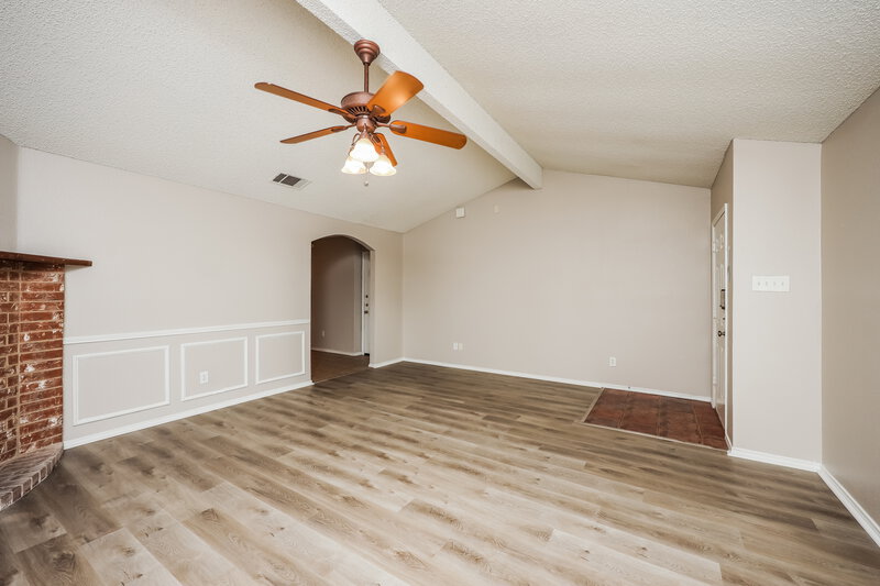 1,930/Mo, 423 Blueberry Hill Ln Mansfield, TX 76063 Living Room View 2