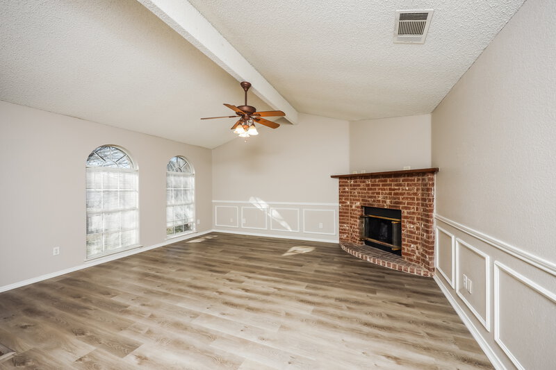 1,930/Mo, 423 Blueberry Hill Ln Mansfield, TX 76063 Living Room View 3