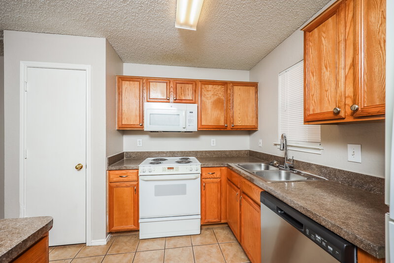 1,930/Mo, 423 Blueberry Hill Ln Mansfield, TX 76063 Kitchen View 2