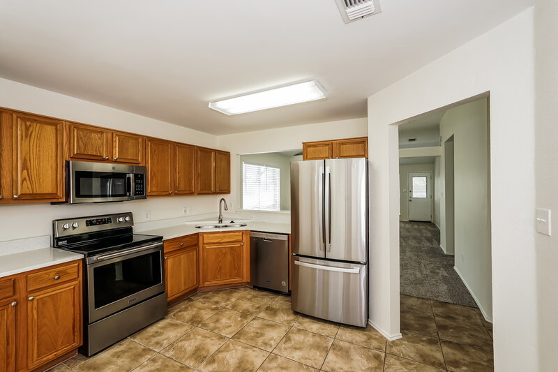 1,770/Mo, 1000 Sandalwood Dr Fort Worth, TX 76140 Kitchen View