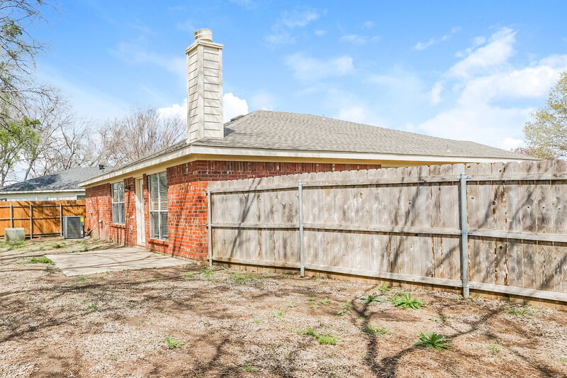 1,770/Mo, 1000 Sandalwood Dr Fort Worth, TX 76140 Rear View 2
