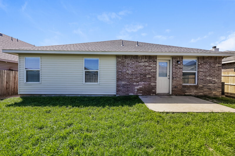 2,220/Mo, 8837 Irish Bend Dr Fort Worth, TX 76123 Rear View 2