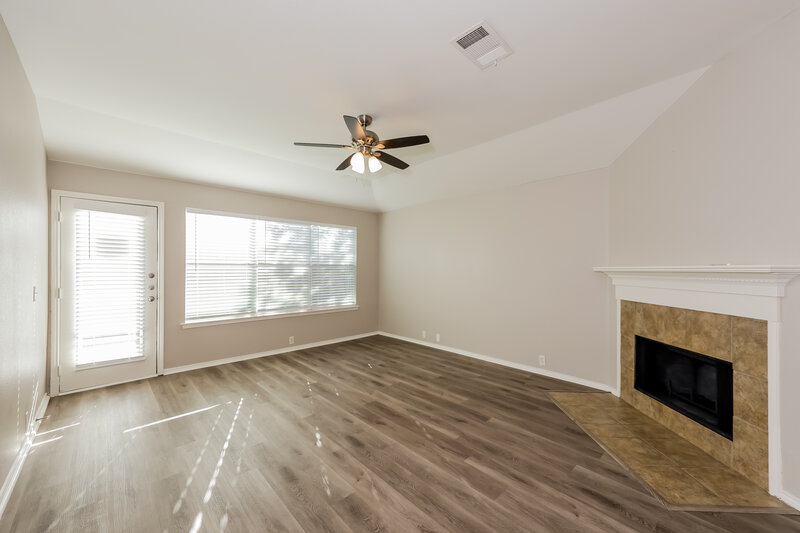 2,380/Mo, 2573 Prospect Hill Dr Fort Worth, TX 76123 Living Room View