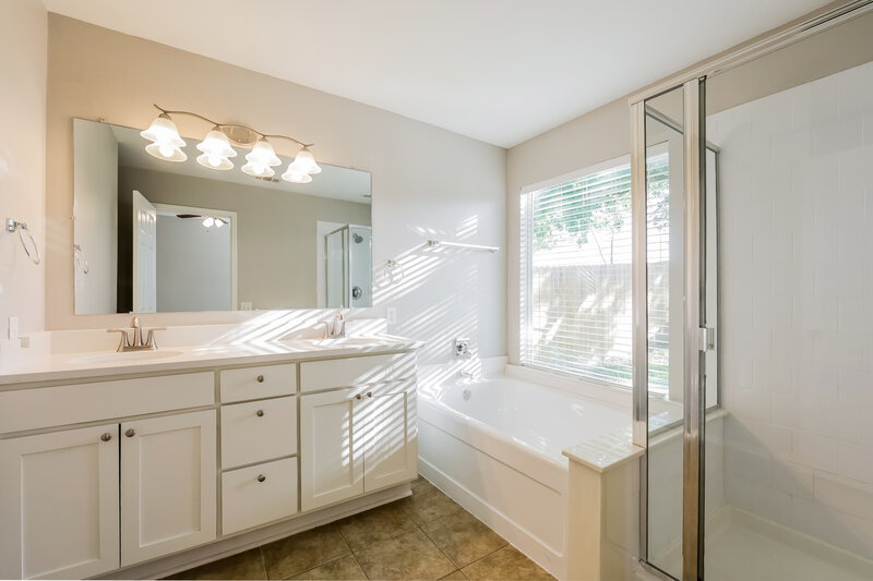 2,380/Mo, 2573 Prospect Hill Dr Fort Worth, TX 76123 Main Bathroom View