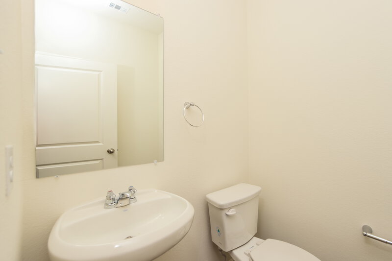 2,175/Mo, 1801 Sandlin Dr Forney, TX 75126 Bathroom View 2