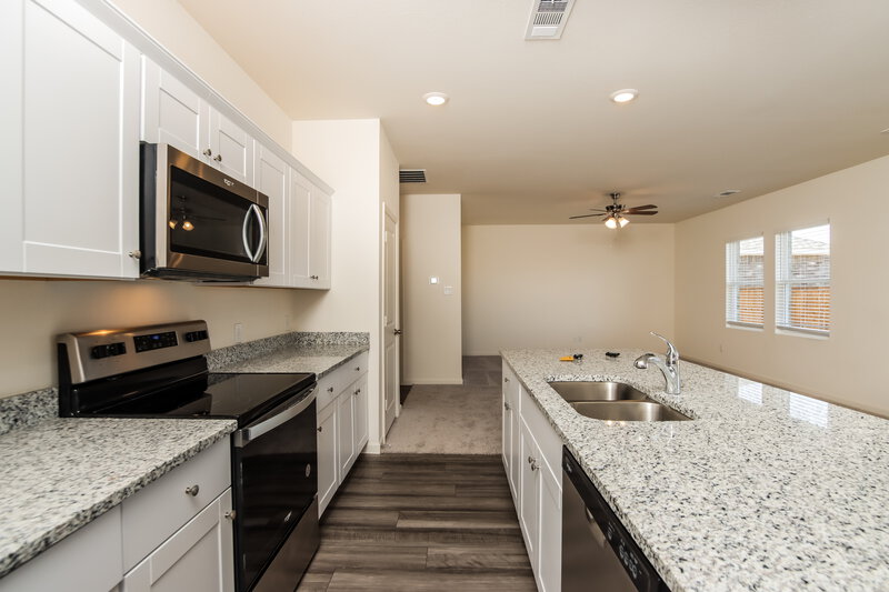 2,035/Mo, 1817 Pueblo St Forney, TX 75126 Kitchen View 2