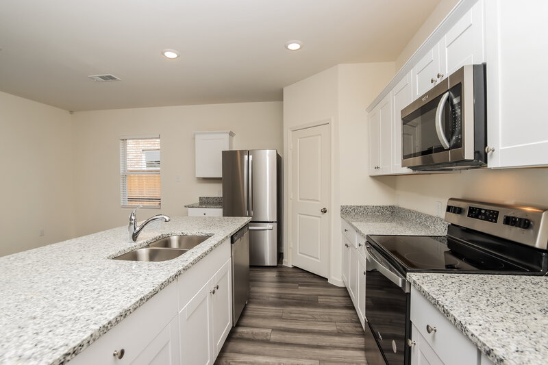 2,170/Mo, 1811 Pueblo St Forney, TX 75126 Kitchen View