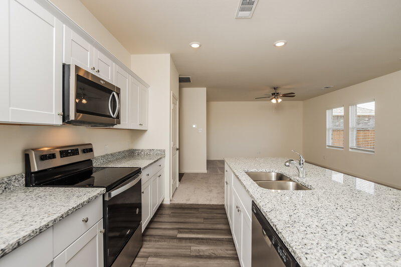 2,170/Mo, 1811 Pueblo St Forney, TX 75126 Kitchen View 2