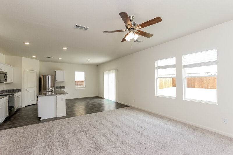 2,535/Mo, 1824 Pueblo Street Forney, TX 75126 Living Room View 2
