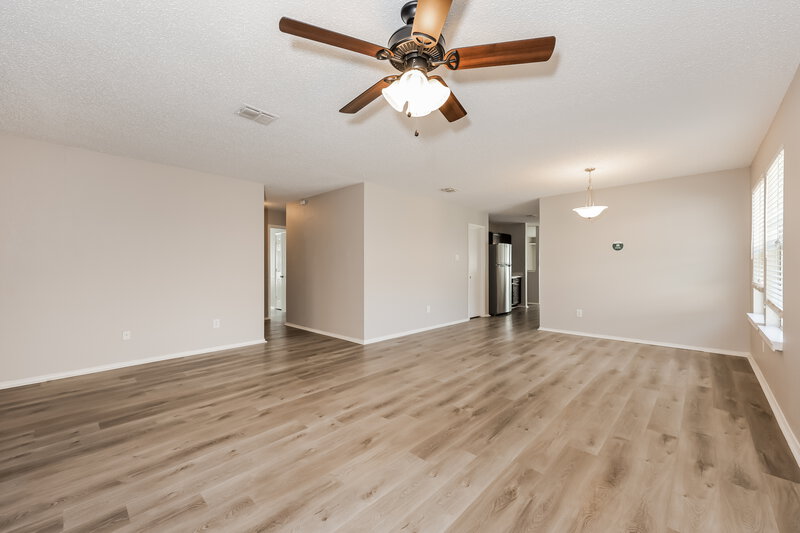 2,265/Mo, 8412 Mild Creek Ln Denton, TX 76210 Living Room View