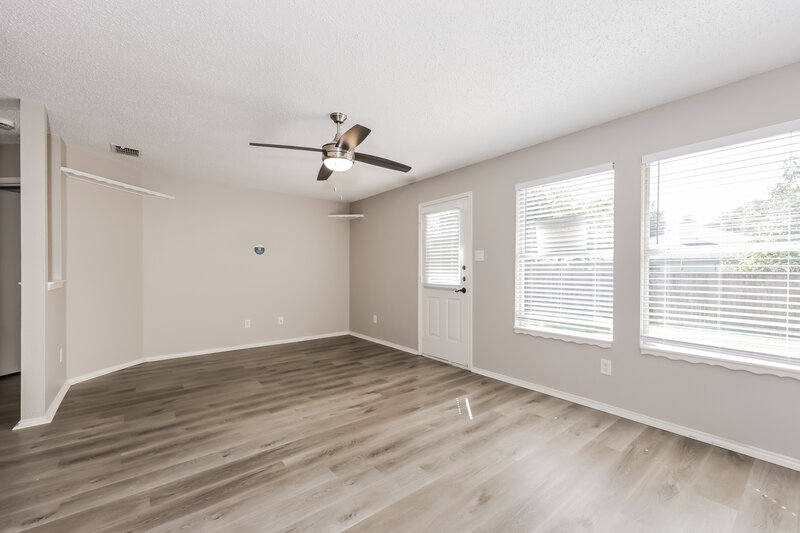 2,265/Mo, 8412 Mild Creek Ln Denton, TX 76210 Family Room View