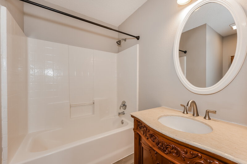 2,265/Mo, 8412 Mild Creek Ln Denton, TX 76210 Bathroom View