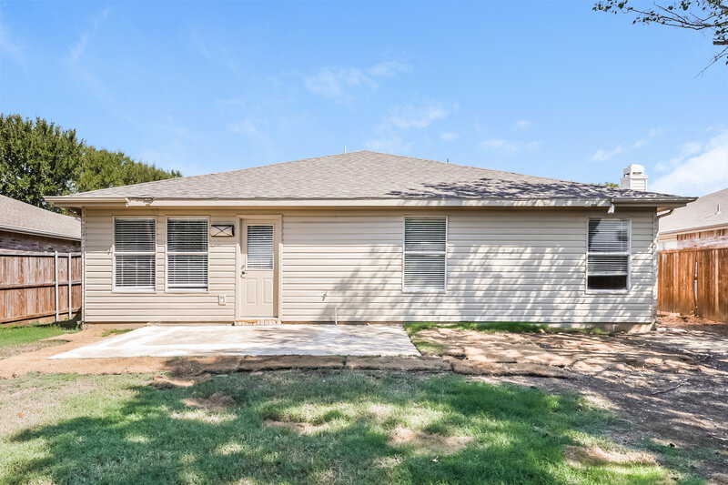 2,265/Mo, 8412 Mild Creek Ln Denton, TX 76210 Rear View
