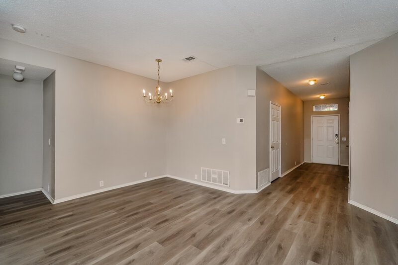2,120/Mo, 1100 Greenbend Dr Denton, TX 76210 Living Room View 4