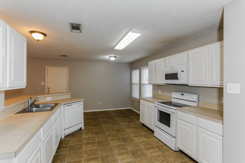 2,620/Mo, 735 Cedarwood Dr Cedar Hill, TX 75104 Kitchen View