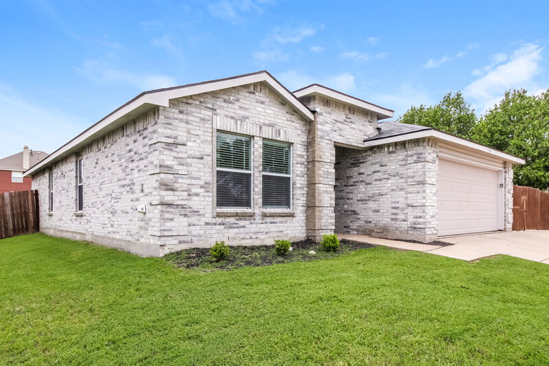 2,185/Mo, 5308 Emmeryville Ln Fort Worth, TX 76244 Front View