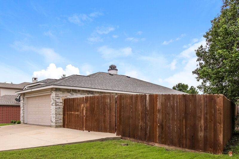 2,185/Mo, 5308 Emmeryville Ln Fort Worth, TX 76244 Front View 2
