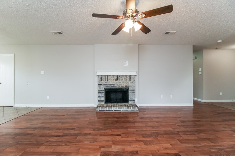 2,185/Mo, 5308 Emmeryville Ln Fort Worth, TX 76244 Living Room View