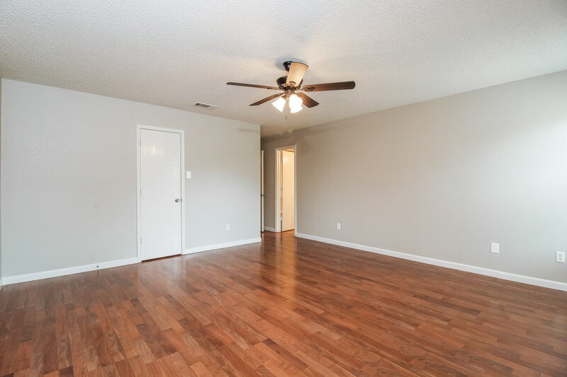 2,185/Mo, 5308 Emmeryville Ln Fort Worth, TX 76244 Main Bedroom View 2
