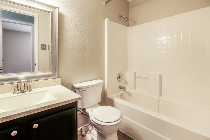 2,185/Mo, 5308 Emmeryville Ln Fort Worth, TX 76244 Bathroom View