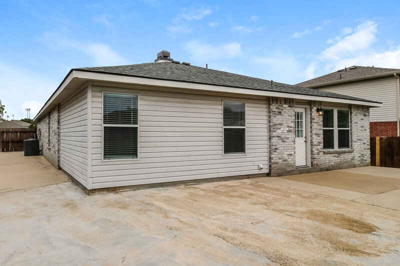 2,185/Mo, 5308 Emmeryville Ln Fort Worth, TX 76244 Rear View 2