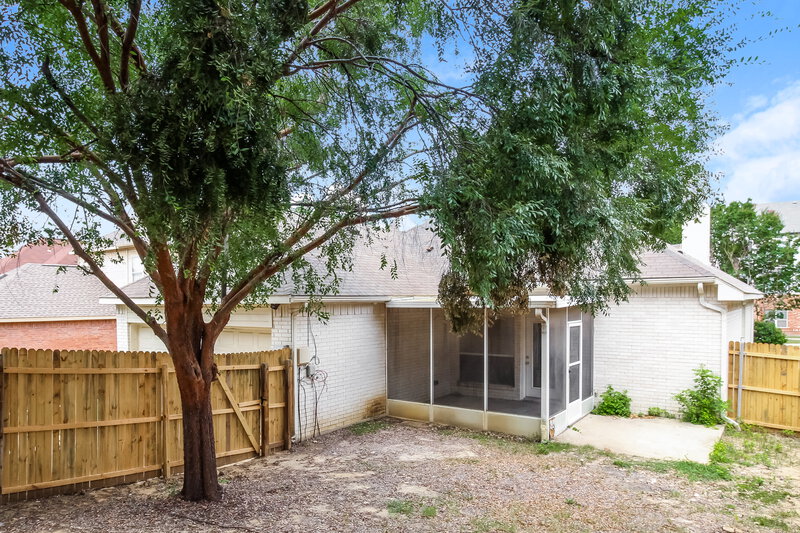 3,300/Mo, 412 Valley View Dr Lewisville, TX 75067 Rear View