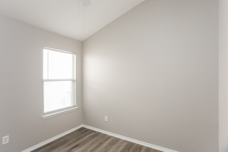2,070/Mo, 914 Pryor Dr Arlington, TX 76001 Bedroom View 2