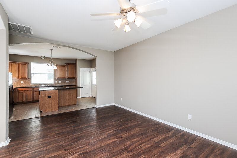 2,185/Mo, 10009 Lexington Dr Providence Village, TX 76227 Living Room View 2