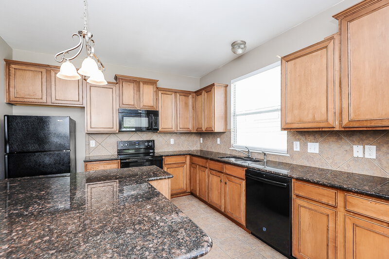 2,185/Mo, 10009 Lexington Dr Providence Village, TX 76227 Kitchen View 2