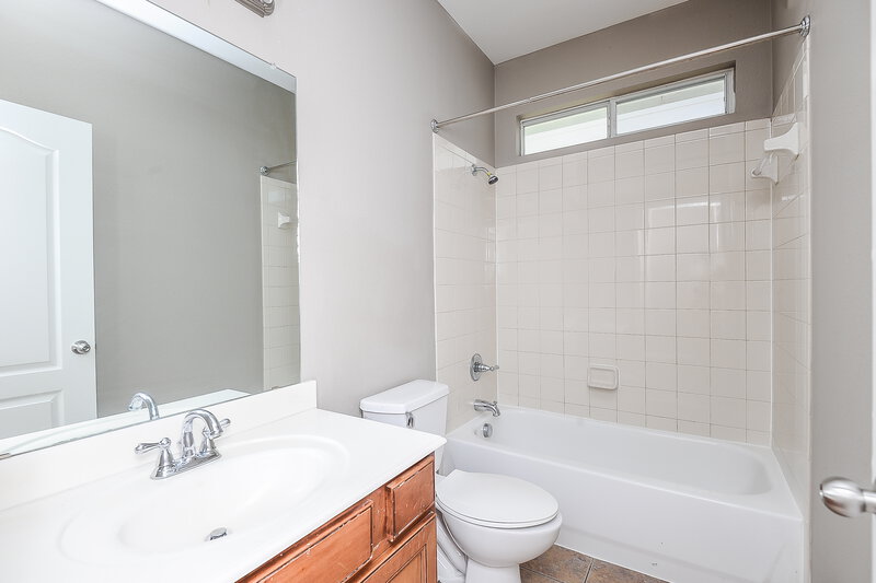 2,185/Mo, 10009 Lexington Dr Providence Village, TX 76227 Bathroom View