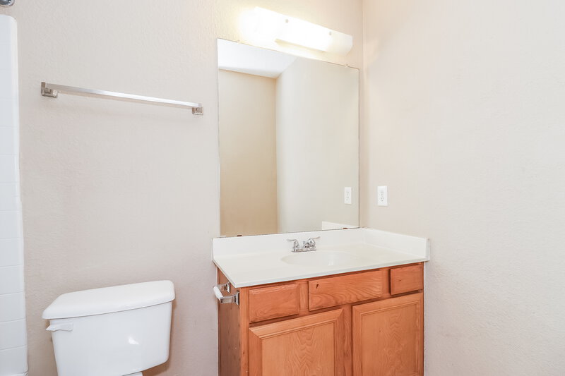 2,250/Mo, 1906 Winter Pass Trl Arlington, TX 76002 Bathroom View