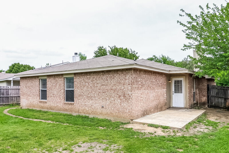 2,250/Mo, 1906 Winter Pass Trl Arlington, TX 76002 Rear View