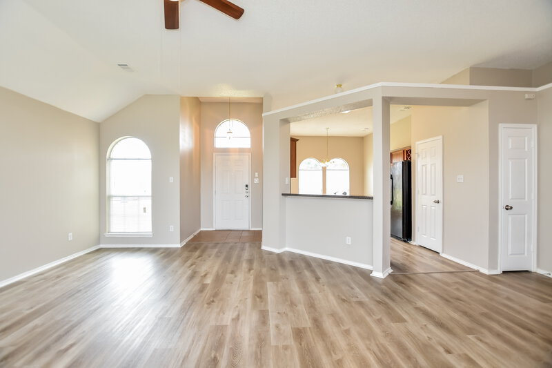2,165/Mo, 508 Hampton Ct Seagoville, TX 75159 Living Room View