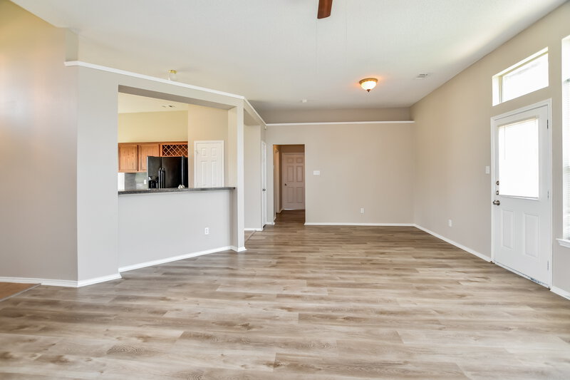2,165/Mo, 508 Hampton Ct Seagoville, TX 75159 Living Room View 2