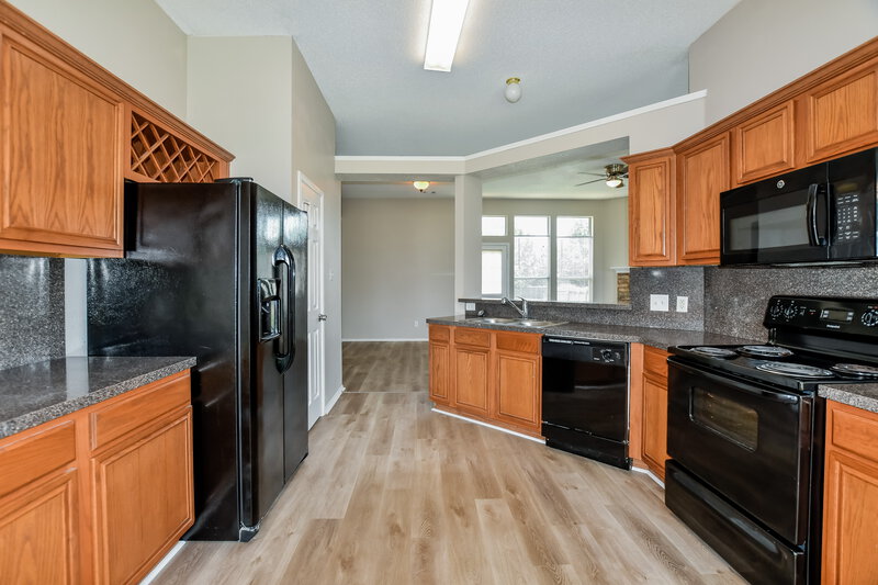 2,165/Mo, 508 Hampton Ct Seagoville, TX 75159 Kitchen View