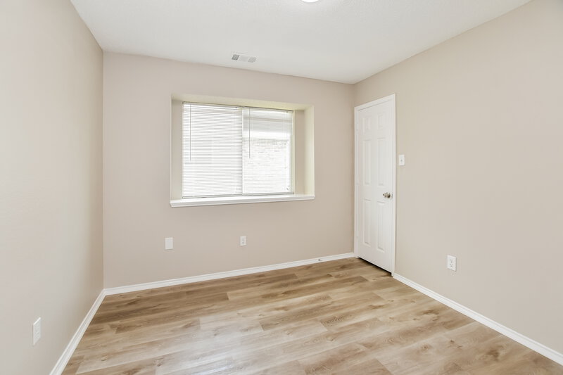 2,165/Mo, 508 Hampton Ct Seagoville, TX 75159 Bedroom View 2